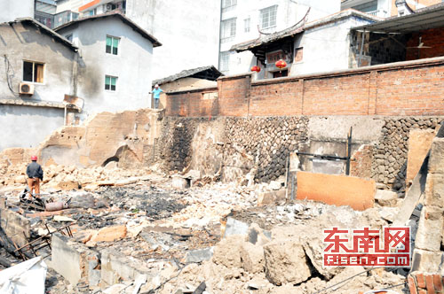 蕉城兰田村大火15户村民受灾600平方米民房被毁